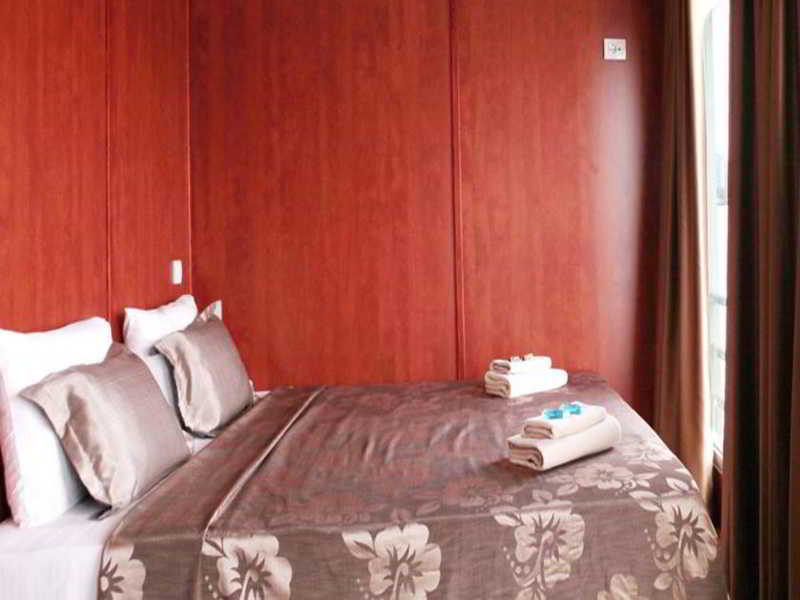 コンパス リバー シティ ボーテル