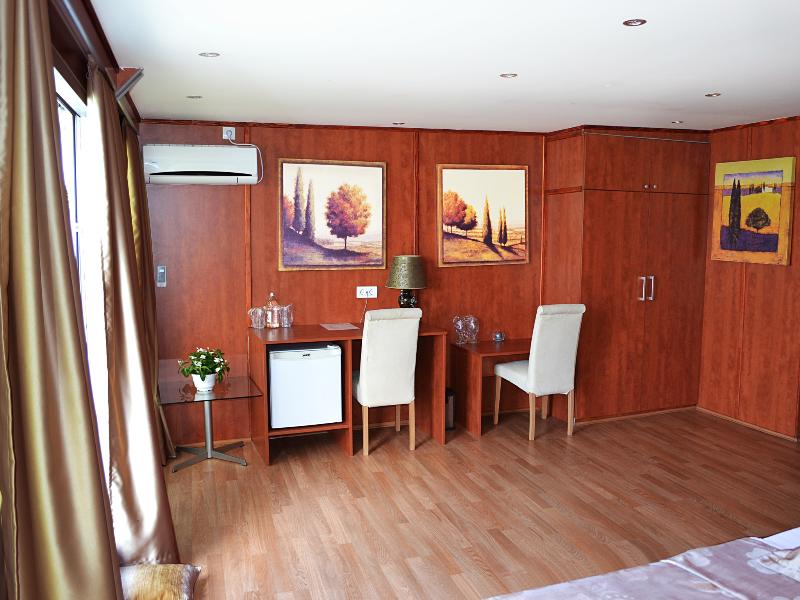 コンパス リバー シティ ボーテル