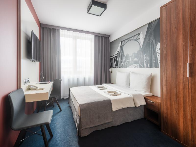 Terminal Hotel image