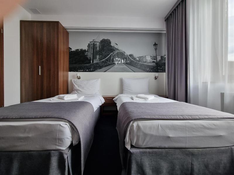 Terminal Hotel image