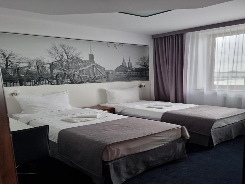 Terminal Hotel image