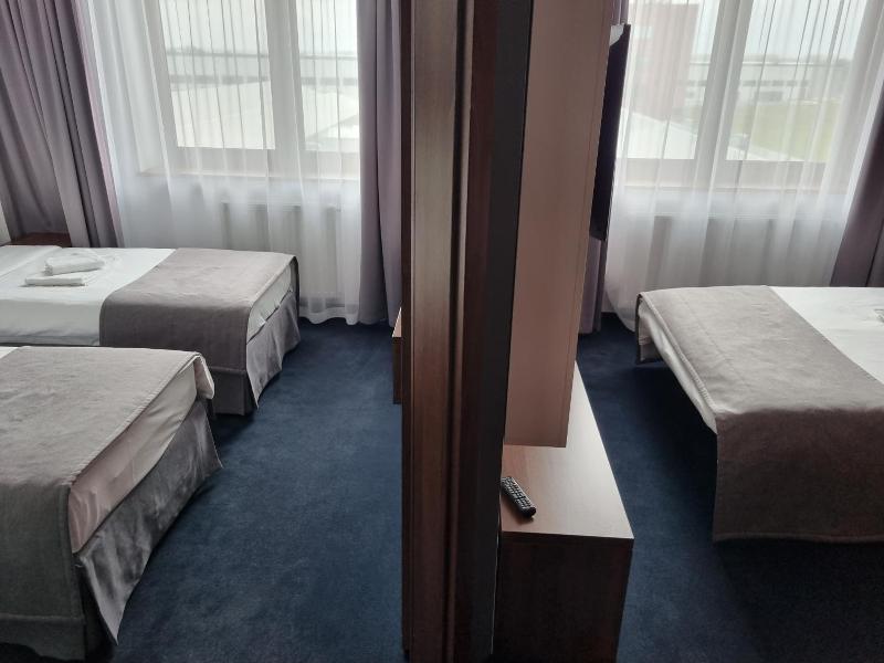 Terminal Hotel image