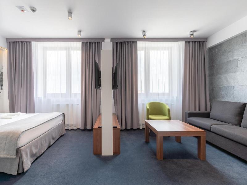 Terminal Hotel image