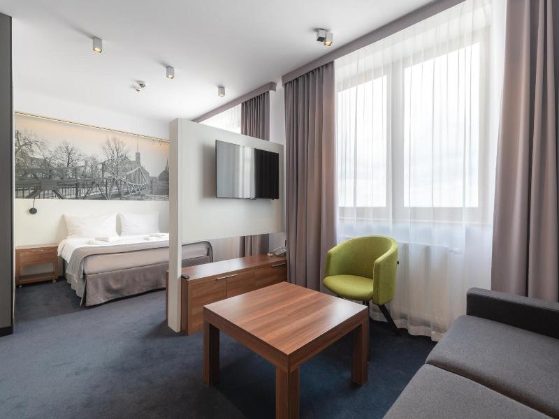 Terminal Hotel image