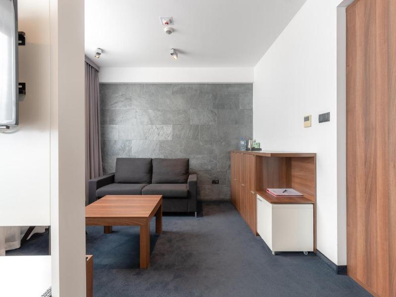 Terminal Hotel image