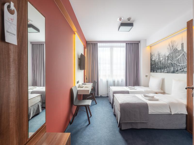 Terminal Hotel image