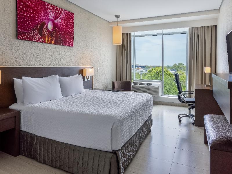 Crowne Plaza Panama Airport image