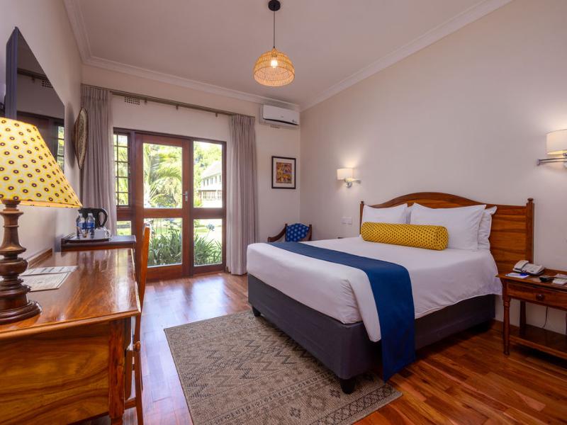 The Bronte Garden Hotel image