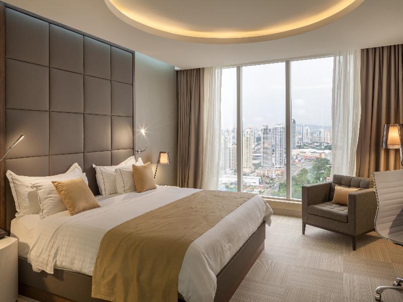 Las Americas Golden Tower Panama image