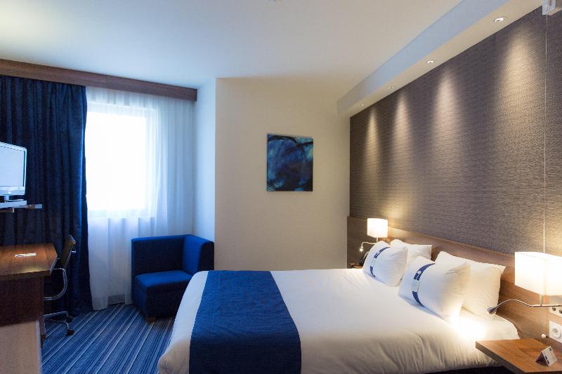 Holiday Inn Express Toulon - Est image