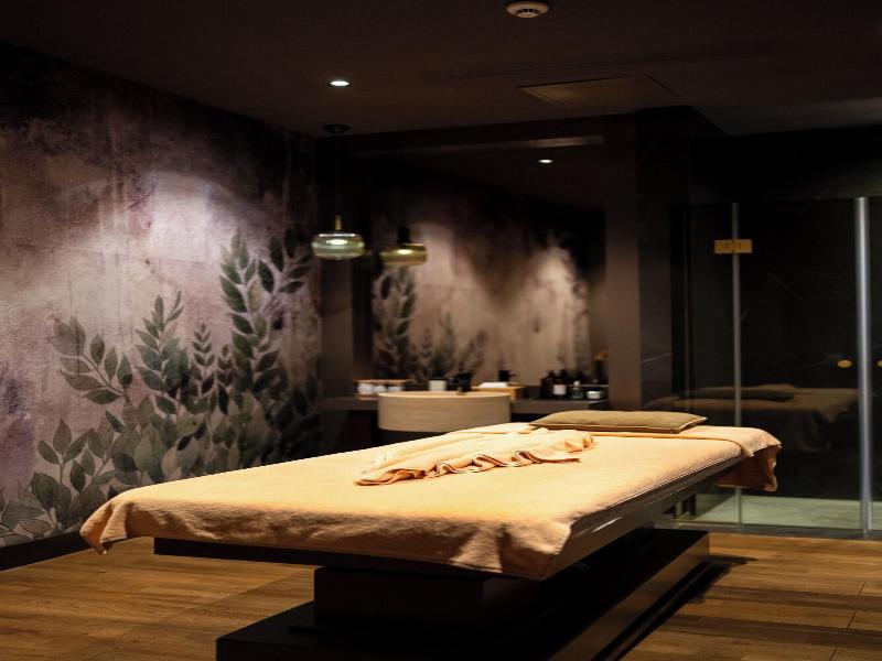 Delta Hotels by Marriott Istanbul Levent image