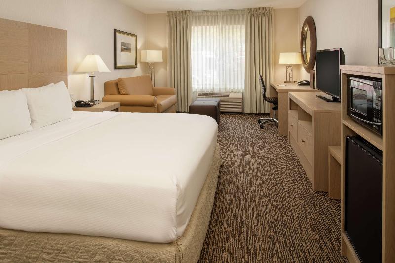 DoubleTree by Hilton Portland - Tigard image