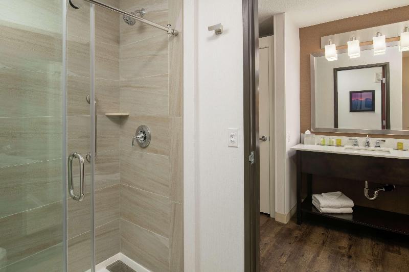 DoubleTree by Hilton Portland - Tigard image