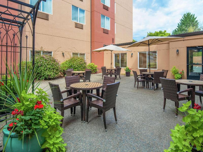 DoubleTree by Hilton Portland - Tigard image
