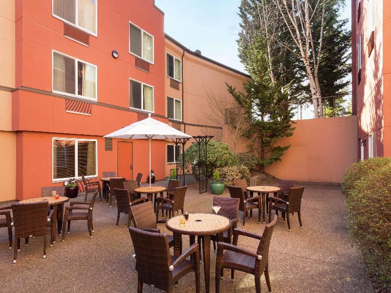 DoubleTree by Hilton Portland - Tigard image