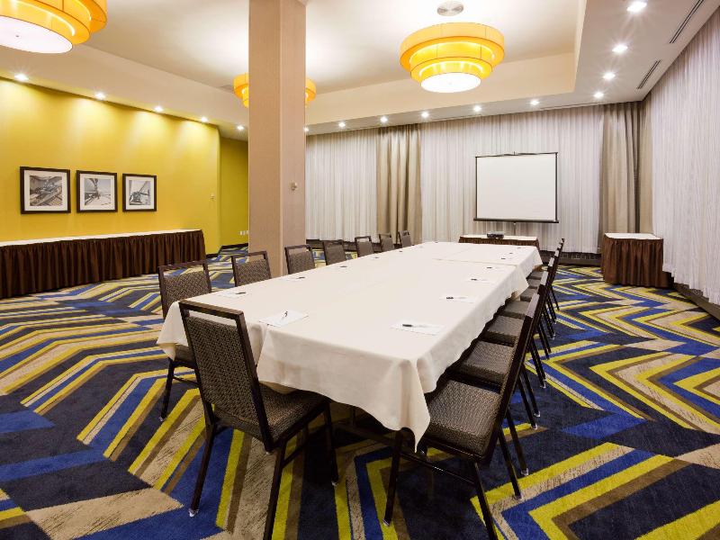 Hollis Halifax-DoubleTree Suites by Hilton Hotel