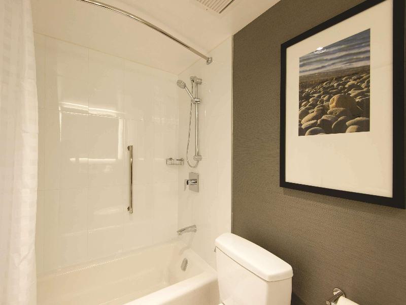 DoubleTree by Hilton Victoria image