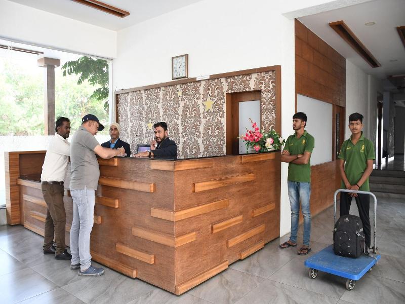 Pushpak Resort