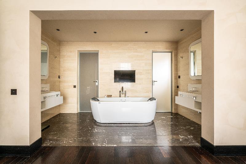 BERDS Hotel  image