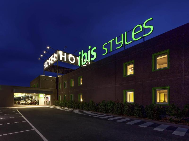 ibis Styles Lleida Torrefarrera image