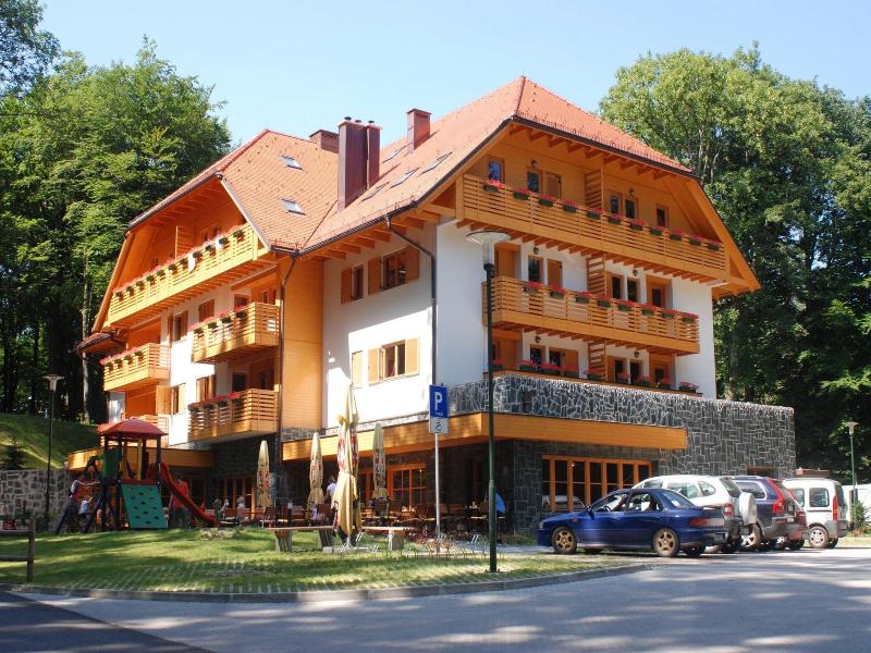 Turisticki Apartmani Snjezna Kraljica image