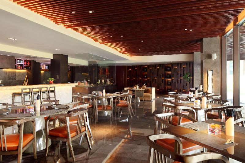 DoubleTree by Hilton Jiaxing image