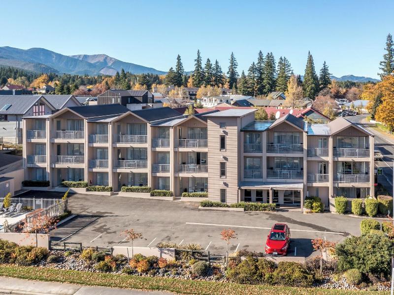 Clear Ridge Apartments