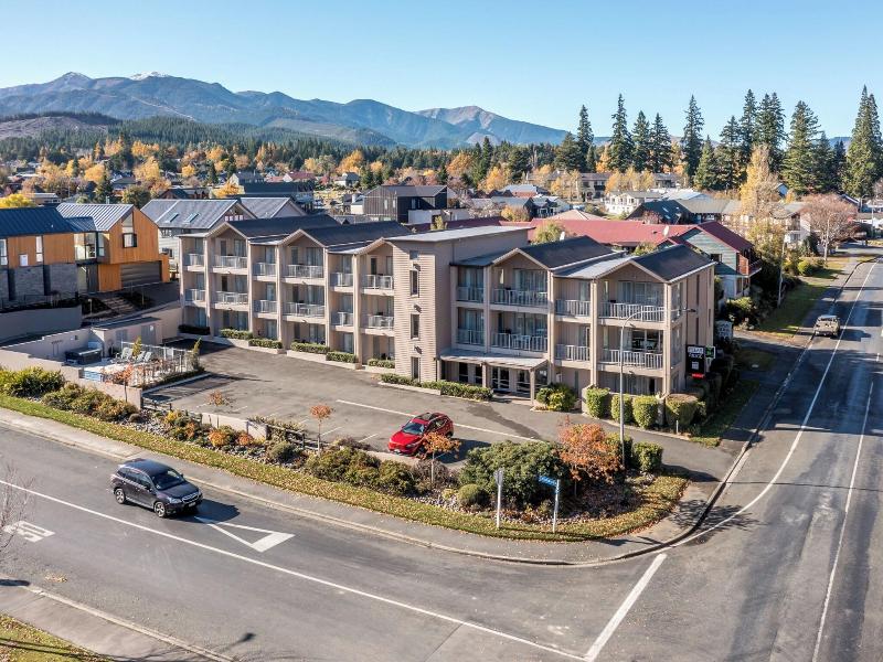 Clear Ridge Apartments