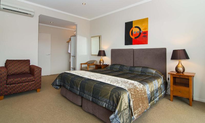 Decks of Paihia Bed and Breakfast