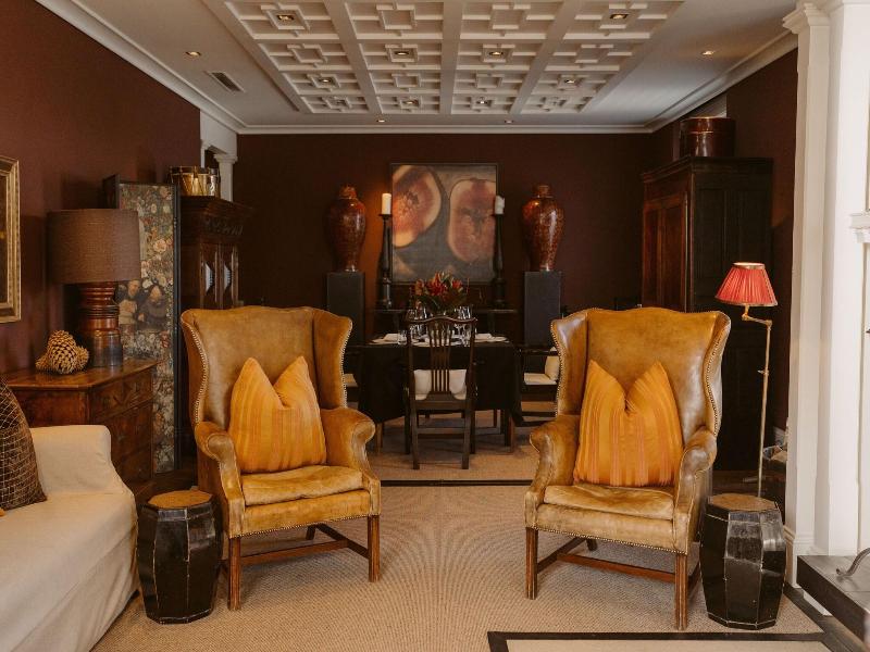 Eichardt's Private Hotel & Lakefront Apartments image