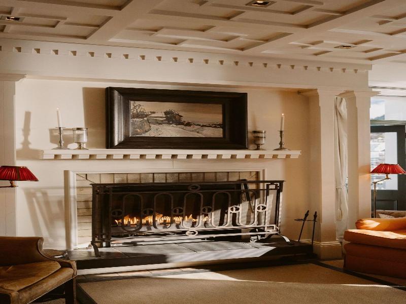 Eichardt's Private Hotel & Lakefront Apartments image