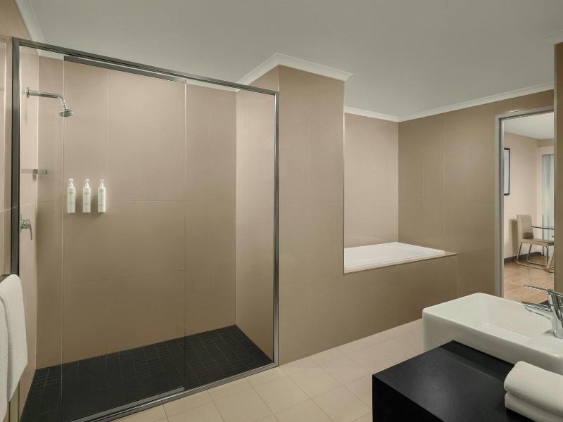 Courtyard by Marriott Darwin image
