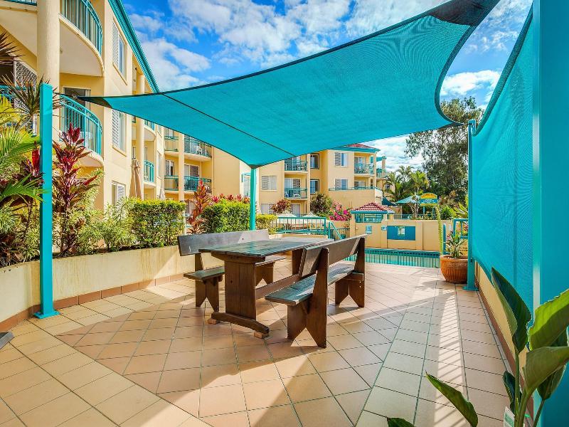 Paradise Isles Apartments image