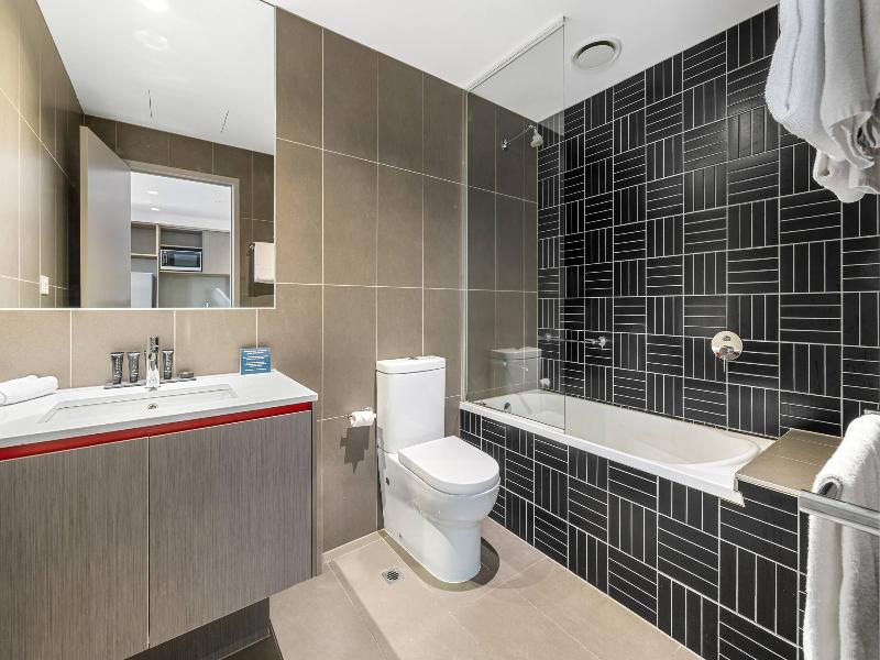 MainStay Suites Abbotsford image