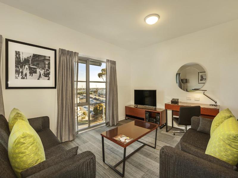 Quest Melbourne Airport Apartments image