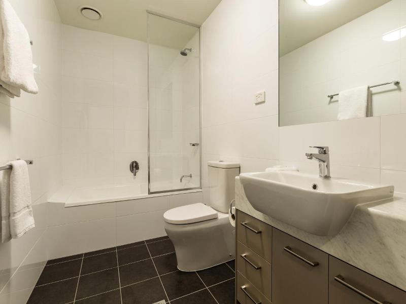 Quest Melbourne Airport Apartments image