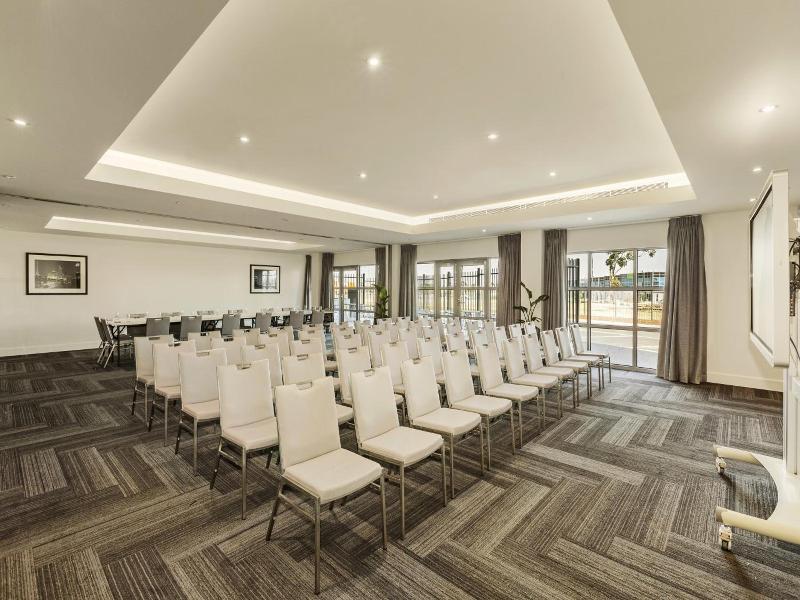 Quest Melbourne Airport Apartments image