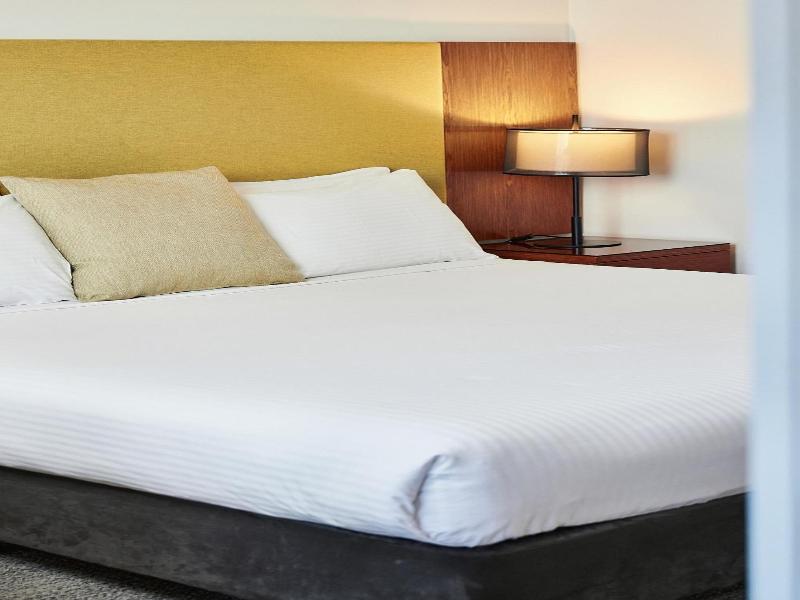 Quest Melbourne Airport Apartments image