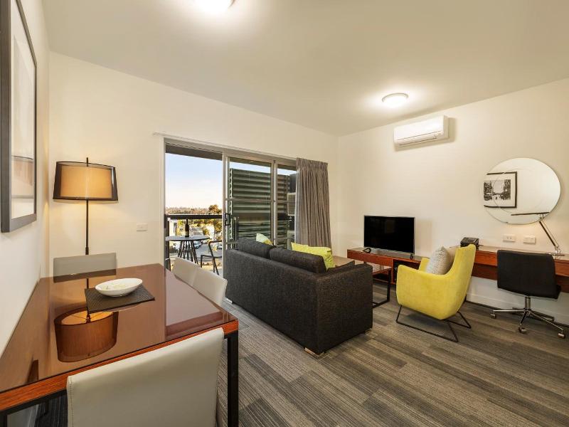 Quest Melbourne Airport Apartments image