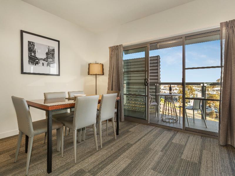Quest Melbourne Airport Apartments image
