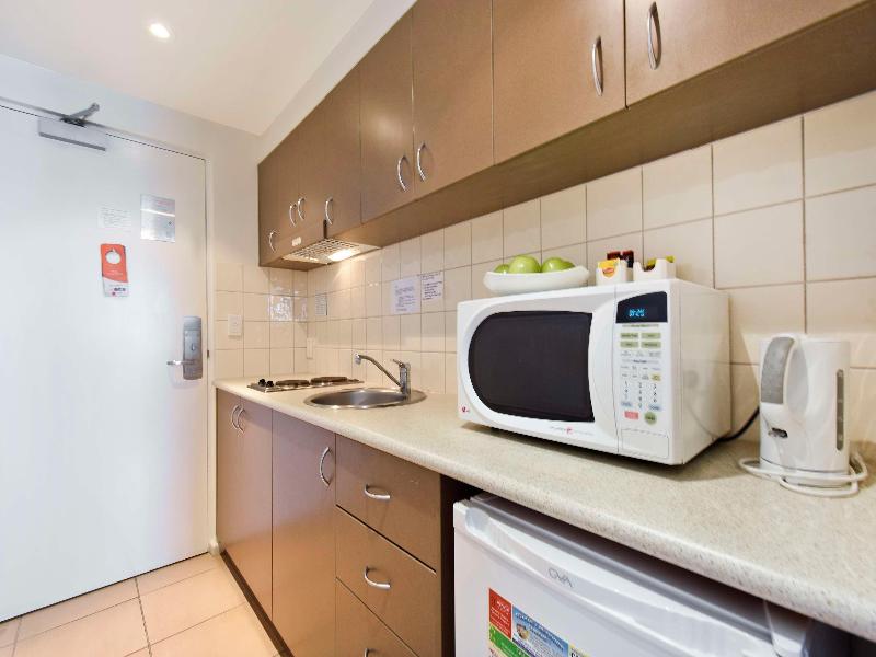 Metro Advance Apartments & Hotel Darwin image