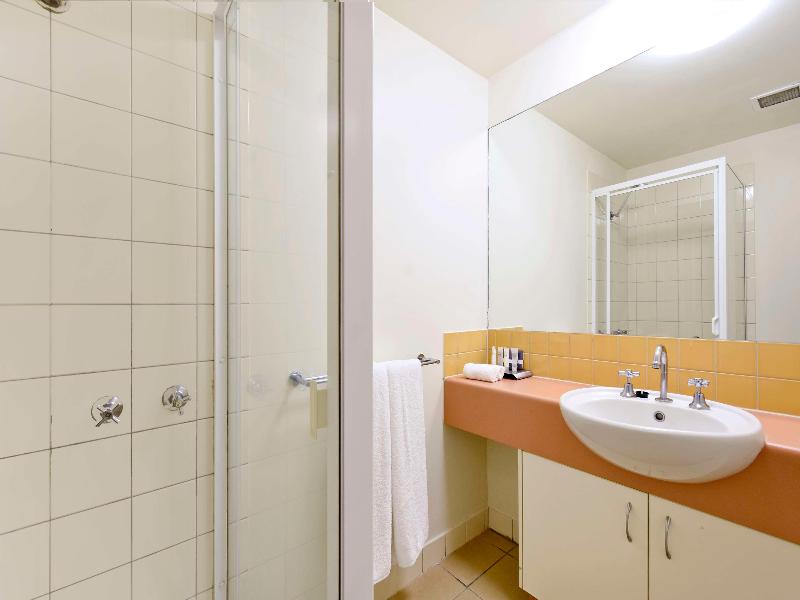 Metro Advance Apartments & Hotel Darwin image