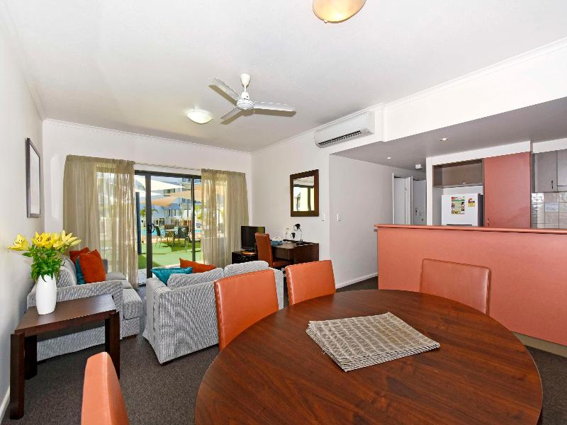 Metro Advance Apartments & Hotel Darwin image