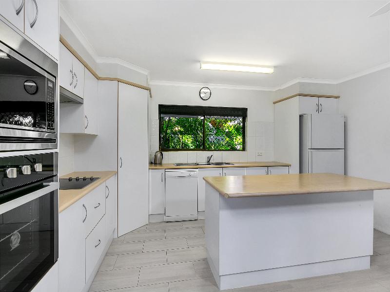 Roydon Beachfront Apartments image