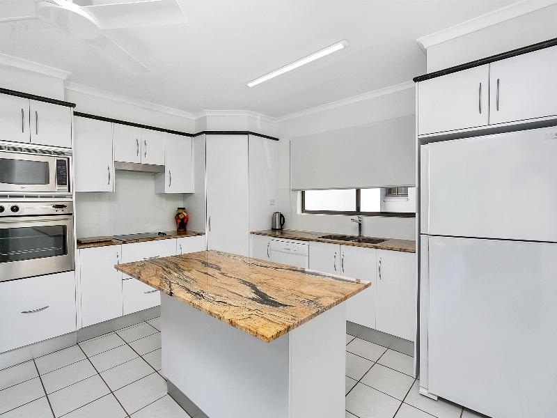 Roydon Beachfront Apartments image