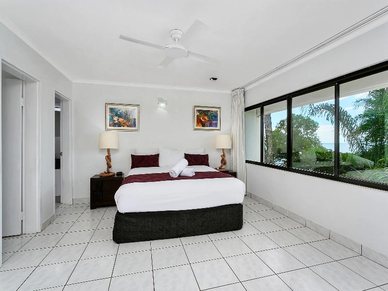 Roydon Beachfront Apartments image