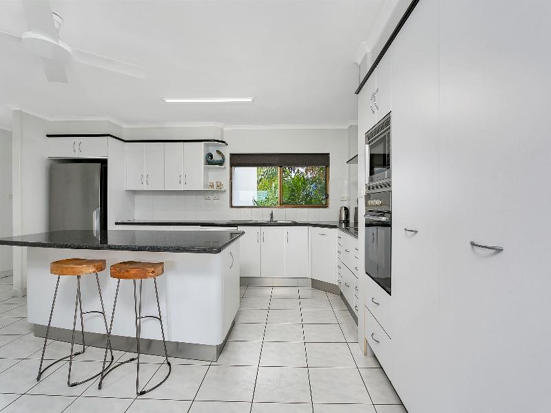 Roydon Beachfront Apartments image
