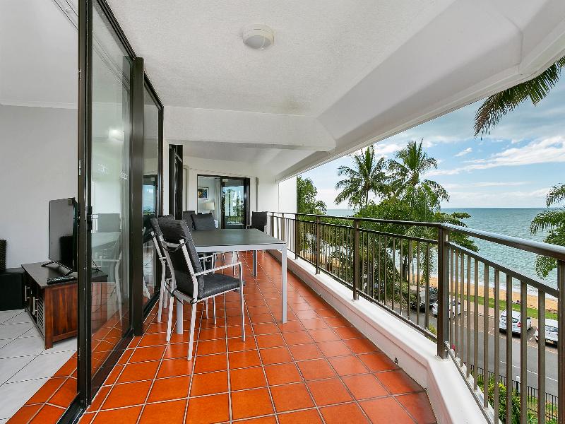 Roydon Beachfront Apartments image