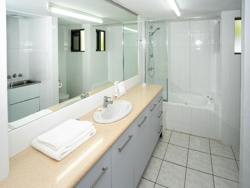 Roydon Beachfront Apartments image
