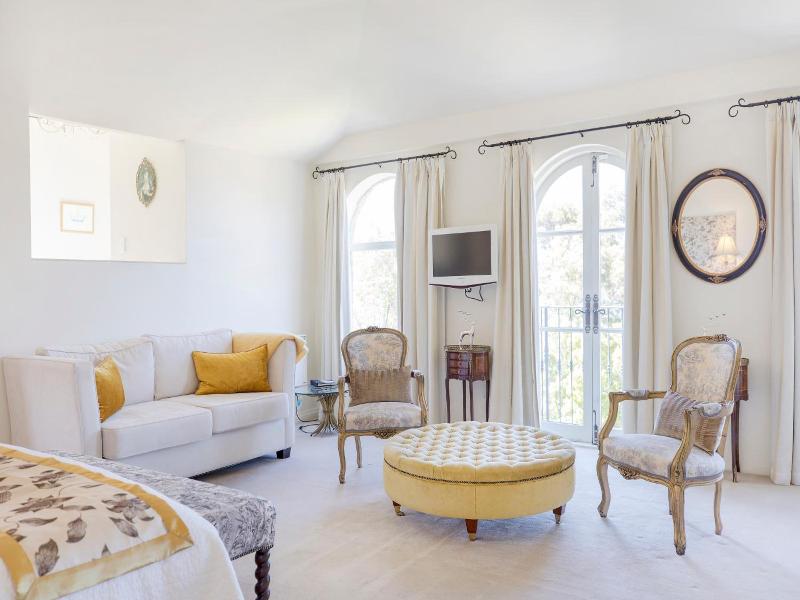 Villa Howden image